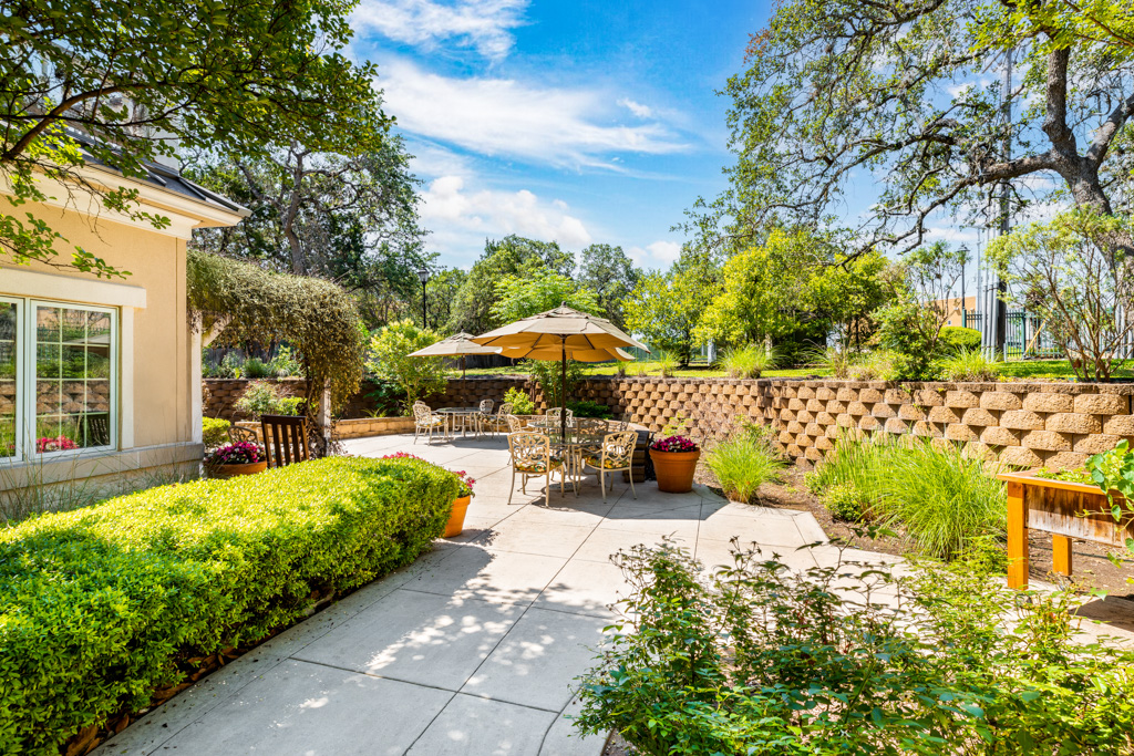 The Waterford at Shavano Park_Exterior_Courtyard_01