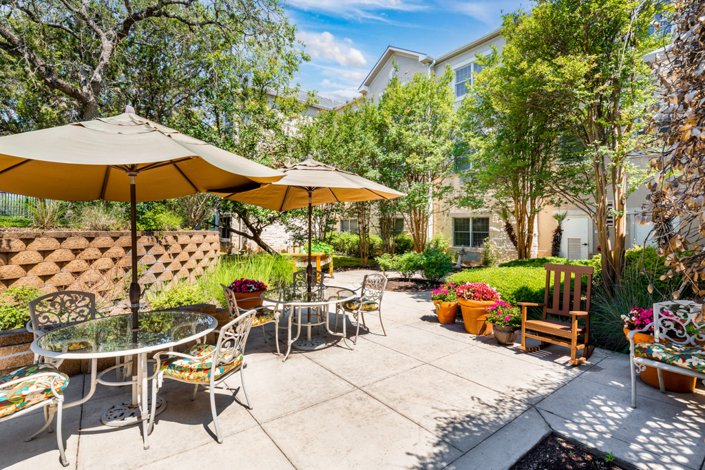 The Waterford at Shavano Park_Exterior_Courtyard_02