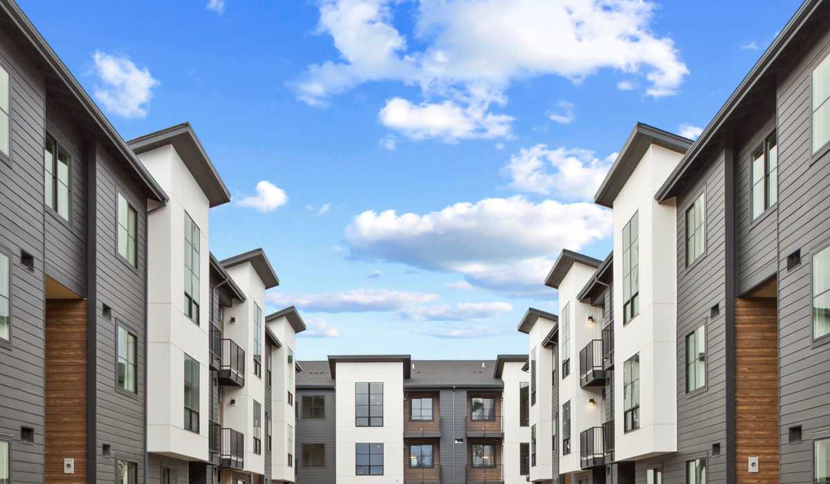 Building exterior at Allison Summit in Woodburn, Oregon