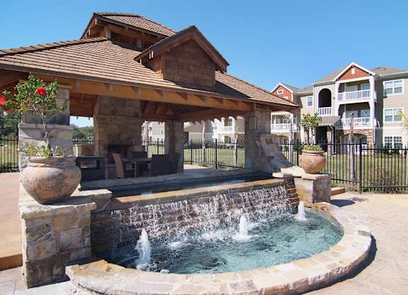 Fountain at Ansley Walk, Louisiana, 70503