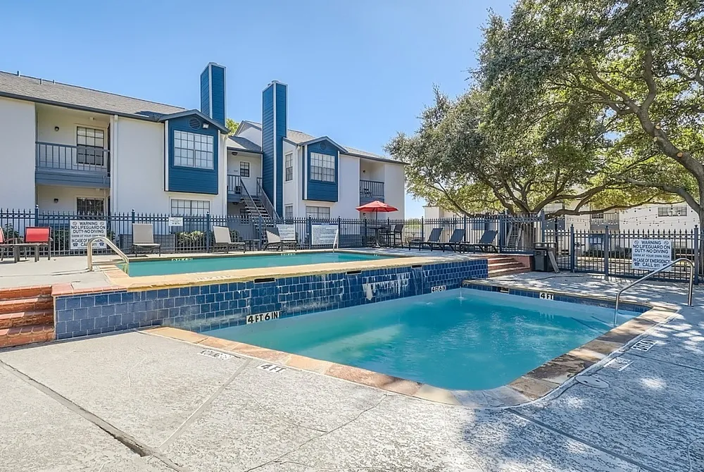 Sparkling Swimming Pool