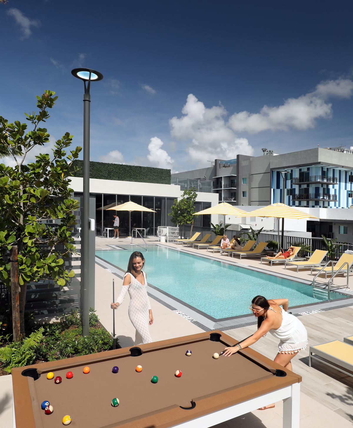 i5 Wynwood Pool Deck