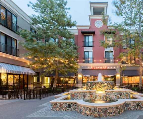 Theatre Square Apartments